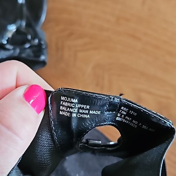 Mootsie Tootsie Black Sandals Women’s 7.5 | 1" Heel Slip-On Comfort Shoes - Picture 6 of 6